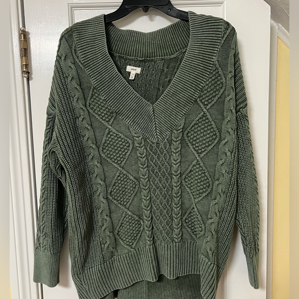 Aerie NWOT v neck sweater